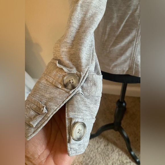 CAbi Sweatshirt Moto jacket with military details Sz S in heather grey - Picture 6 of 10